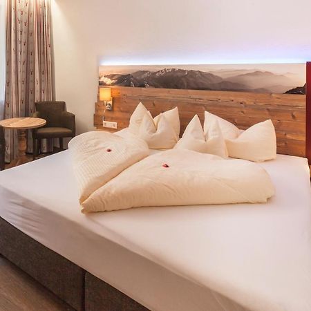 Raffl'S Hotel ロイタシュ エクステリア 写真
