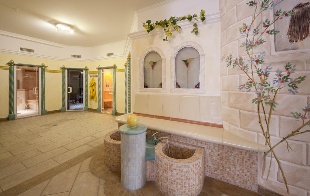 Raffl'S Hotel ロイタシュ エクステリア 写真