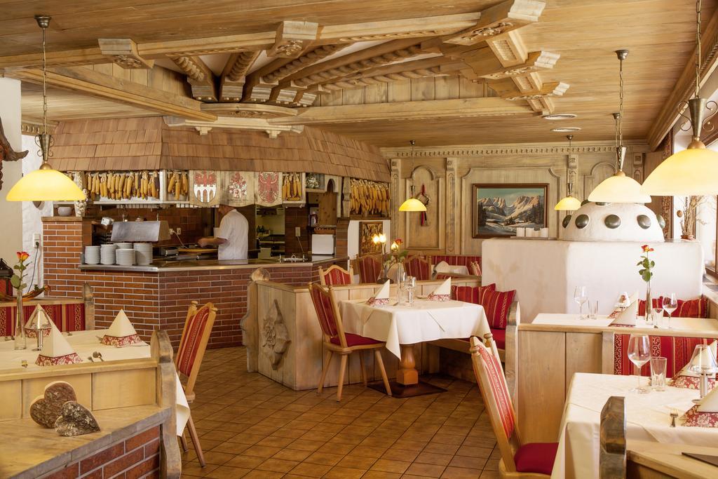 Raffl'S Hotel ロイタシュ エクステリア 写真