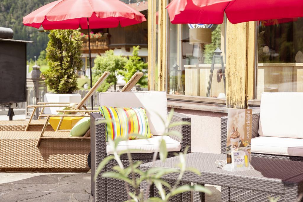 Raffl'S Hotel ロイタシュ エクステリア 写真