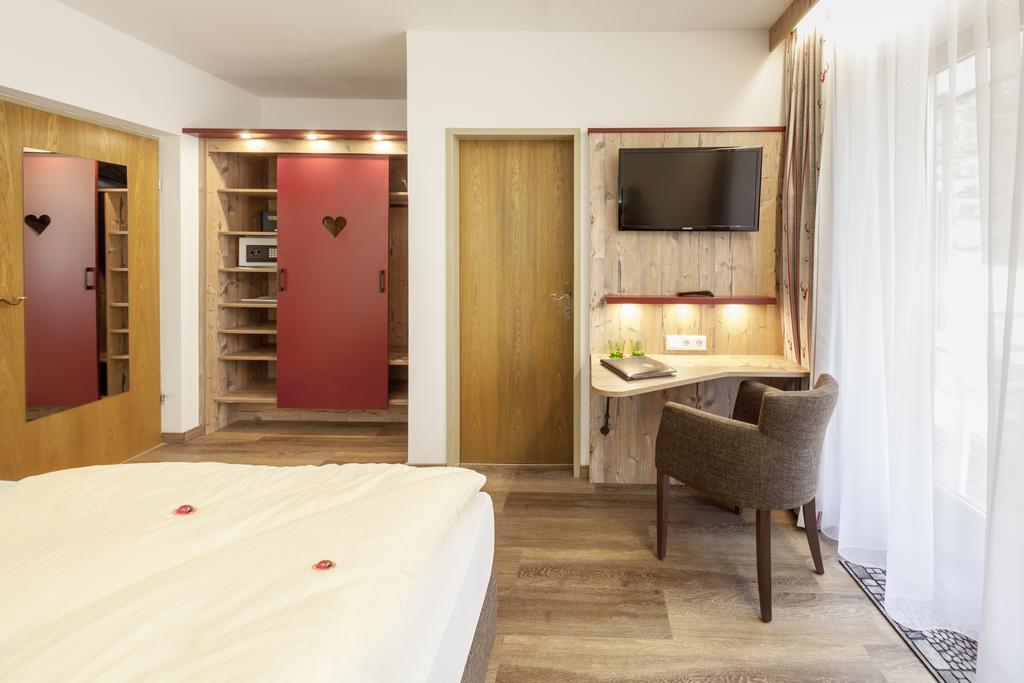 Raffl'S Hotel ロイタシュ エクステリア 写真